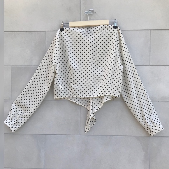 Polka dot back and off white shirt - Picture 2 of 4